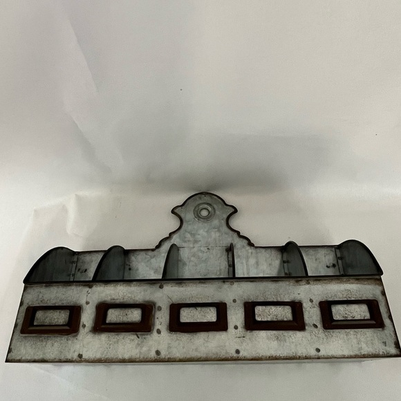 Vintage Galvanized Metal 5 Slot Wall Hanging Organizer - Picture 4 of 7